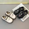Zapatos de Cuero para Niños 2025 Primavera y Otoño Nuevo Estilo Zapatos Negros de Princesa Estilo Británico para Niñas Niños Medianos y Grandes Suela Suave Zapatos Individuales Mocasines