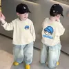 Algodão Puro Meninos Solto Versátil Bonito Casual Manga Longa Crianças Médias e Grandes Primavera e Outono Nova Camiseta Base Infantil Top