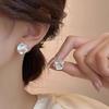 Clip para Oreja de Flor Sin Agujeros en la Oreja Femenino Dulce Sentido de Alta Gama Nicho Accesorios para la Oreja Diseño Elegante de Plato para Incienso de Mosquitos Aretes de Perlas de Amor