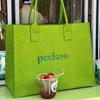 Pequeno Livro Vermelho Mesmo Estilo Juventude Casual Feltro Bolsa 2023 Novo Estilo Carta Simples All-match Bolsa de Moda para Mulheres