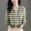 2026 Primavera/Otoño Nuevo Bloque de Color Adelgazante Cubre Imperfecciones Elegante Versátil Chaqueta Capa Base de Punto Rayada con Capucha para Mujer