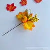 Nuevos accesorios de decoración de Halloween transfronterizos: ramos de hojas de arce, calabaza, piñas, frutos rojos, accesorios temáticos de otoño para el festival de la cosecha
