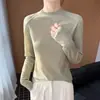 Suéter de punto nuevo estilo primavera y verano, cuello medio alto, manga larga, capa base delgada ajustada, top versátil de punto fino liso para mujer