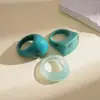 Conjunto de três peças de anéis geométricos quadrados em gradiente de resina vintage europeu e americano, anéis únicos de dedo indicador de alta qualidade, acessórios de mão vintage de nicho