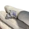 Anillo de Lirio de Calas Morado Fresco y Elegante, Anillo de Diamante Brillante, Versátil, Súper Brillante, Anillo de Lujo y Exquisito al por Mayor