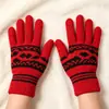 Luvas de cinco dedos quentes e resistentes ao frio para estudantes, com padrão jacquard, designs de desenhos animados, várias cores, textura de malha e design espessado, confortável e versátil, perfeitas para usar no outono e inverno.