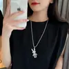 Collar de Conejo Mecánico Móvil ins Accesorios Colgantes Hip-Hop para Hombres y Mujeres Conejo de Ópalo Cadena para Suéter Versátil
