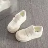Zapatos de plataforma gruesa estilo coreano con velcro Bai Zhenhe para mujer, nuevas zapatillas de plataforma gruesa de primavera 2026, zapatos INS que aumentan la altura