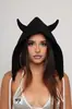 Bufanda-sombrero con capucha puntiaguda de cuernos de diablo de diseño nicho de moda callejera, gorro de punto con capucha de diablo con cordón de subcultura