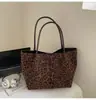 Bolsa Tote Transfronteiriça Estampa de Leopardo para Mulheres 2025 Outono Nova Alta Qualidade Retrô Nicho Ombro Único Axila