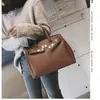 Bolsa Grande Estilo Coreano Transfronteriza Bolso Portátil de Piel Granulada Moda Nueva 2025 Bolso Kelly con Pañuelo de Seda Bolso Cruzado para Mujer Bolso de Hombro