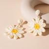 Pendientes Tejidos a Mano de Pétalos de Flores Dulces de Principios de Primavera, Pendientes de Alta Gama Modernos, Frescos, Versátiles y Elegantes para Mujer