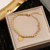 Versão coreana do novo bracelete de aço titânio para amor feminino, design de nicho com temperamento simples, atacado, pulseira feminina da moda, atacado