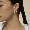 Aretes de Encaje Estilo Francés para Mujer, Diseño de Nicho de Lujo Ligero, Aretes de Gama Alta, Exquisitos Aretes en Forma de C con Incrustaciones de Circonitas