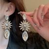 Pendientes Colgantes de Flor Incrustados de Diamantes Estilo Lujo Ligero, Estilo Niche Exagerado Europeo y Americano, Pendientes Súper Brillantes y de Alta Gama para Mujer