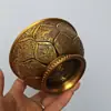 Tigela de liga metálica estilo antigo com padrão de pétala de lótus para atacado, tigela do tesouro para atrair riqueza e bênçãos, ornamento de cálice de água benta para casa e casamento para coleção
