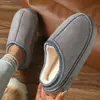 2026 Novo Modelo Transfronteiriço Cor Sólida Retalhos de Couro Sintético Pantufas Domésticas Sola Grossa Antiderrapante Leve Quente Pantufas de Algodão para Mulheres