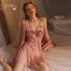Guiruo Marca Estilo Francês Plus Chest Pad Reunir Cinta Pijamas Lace-Up Vestido Exterior Confortável Conjunto de Roupas Femininas para Casa 2227