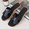 Sandalias planas de verano para mujer con tiras cruzadas, de moda, suela suave, pantuflas para exteriores, simples de comercio exterior, chanclas de playa para mujer