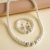 Pendientes de gancho, pulseras, collares de tres piezas estilo retro europeo y americano con pedrería y perlas, moda transfronteriza, collares de alta gama para mujer