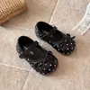 Sapatos rasos femininos estilo coreano com laço de balé, novos mocassins infantis de sola macia para o outono de 2026, sapatos pequenos de couro