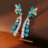 Conjunto Vintage de Brincos e Colar de Flor com Pedras de Diamante, Corrente Exquisita e Elegante para Clavícula, Conjunto de Joias de Nicho de Luxo Leve para Mulheres