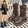 Botas de caballero negras, a la moda, sencillas y elegantes, nuevo modelo otoño e invierno 2026, punta redonda, tacón grueso, botas tipo Dr. Martens con hebilla y cinturón, caña alta