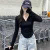 Camiseta de Manga Longa para Usar por Baixo Estilo Coreano Slim Fit Gola Polo Ombro Direito Design Espinha de Peixe Cor Lisa Top Puro Desejo