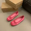 Zapatos de tacón bajo planos y elegantes, Zapatos de vestir plateados de estilo francés y nuevo estilo chino, Mocasines para mujer, Nuevos zapatos planos de ballet de suela blanda para primavera y verano