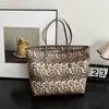 Bolsa Tote Retrô com Estampa de Leopardo Nova e Tendência 2026, Fashion e Elegante, com um Charme Único e Sofisticado, Adequada para o Dia a Dia, Bolsa de Ombro