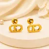 Brincos de aço titânio em formato de coração para mulheres, não desbotam, ear cuffs de alta qualidade e elegantes, design de rosca para evitar perdas, brincos de pérola redonda fosca