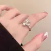Anillo de Mariposa con Circonita y Perla para Mujer, Lujo Ligero, Anillo de Dedo de Gama Alta, Diseño Único de Nicho, Anillo Abierto Ajustable