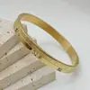 Pulseira Transfronteiriça Europeia e Americana em Aço Titânio, Fashion e Personalizada, com Letras Incrustadas de Diamante, Pulseira que Não Desbota, Joias Incrustadas de Diamante, Pulseira de Aço Inoxidável