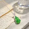 Novo Colar Estilo Chinês Imitação de Calcedônia Cabacinha Todo em Diamante Micro-Embutido para Mulheres, Corrente de Clavícula Nova Estilo Leve Luxo Super Brilhante Exquisita e Versátil