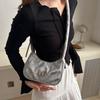 Bolsa de Braço Nicho Simples Feminina 2026 Verão Nova Versátil Elegante Moda Plissada Bolsa de Ombro Feminina Atacado