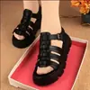 Sandalias Romanas de Cuero para Mujer 2024 Verano Nuevo Estilo Zapatos de Mamá Suela Gruesa Suela Blanda Versátiles Zapatos de Plataforma Huecos para Mujer