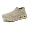 Sapatos transfronteiriços de bico largo, forma larga, tamanho grande, tênis slip-on, sapatos casuais, tênis esportivos respiráveis e absorventes de choque, tênis de corrida da moda para mulheres
