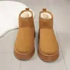 Botas de nieve gruesas forradas de felpa cálidas de talla grande para mujer de comercio exterior, nuevas botas cortas de suela gruesa para invierno 2026, zapatos de algodón para mujer en stock