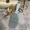 Peine de masaje hueco para macarrones femenino forma esponjosa peine de púas meridiano cabeza cuero cabelludo peine de hueso peine con bolsa de aire venta al por mayor
