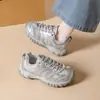 Zapatillas tipo dad con cordones, suela gruesa, cómodas y casuales para otoño, nuevas zapatillas deportivas de cuero para mujer, diseño color-block 2026, zapatillas atléticas versátiles, zapatillas para correr