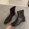 ¡Súper suave! Botines pitillo de cuero suave estilo vintage para adelgazar con punta fina, aumento interno de altura, versátiles para el trabajo, botines de mujer con cremallera trasera