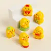 Resina Figura de Pato Amarelo Fofo Acessório DIY Micro Paisagem Decoração de Mesa de Carro Série Curativa