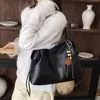 2026 Nova Bolsa Tote Retro Meilade Outono Inverno Bolsa Feminina Grande Capacidade para o Dia a Dia Bolsa de Ombro Único Couro Macio Bolsa Grande de Mão
