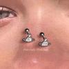 Pendientes pequeños con forma de hueso de oreja de Saturno con diseño de nicho en plata de ley 925 y diamantes de imitación para mujer