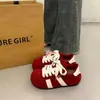 Tênis Populares Versáteis de Nicho com Solado Grosso para Mulheres, Novo Estilo Outono 2025, Sapatos Casuais Esportivos Planos que Aumentam a Altura