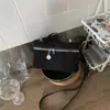 Bolsa de Nicho de Alta Gama para Mujer Pedido Extranjero Otoño e Invierno 2025 Nueva Bolsa Cruzada Retro Estilo Coreano Casual Pequeña Cuadrada de Mano