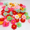 Bolsa mixta de nuevos accesorios de resina de flores margarita pequeña girasol accesorios para el cabello material joyería flores accesorios diy venta al por mayor