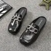 Novedad Primavera y Verano 2026 Ropa Exterior con Pedrería Sandalias de Fondo Plano de Punta Cerrada y Mocasines sin Tacón para Mujer