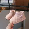 Invierno 2026 Nuevas Botas de Nieve de Dibujos Animados para Niñas Zapatos de Algodón con Terciopelo Engrosado Botas de Algodón para Niños Zapatos Cálidos Botas Cortas Zapatos de Algodón