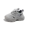 Tênis Dad Shoes Infantil Primavera e Outono 2026 Novo Modelo com Fivela Rotativa, Sapatos Respiráveis com Solado Macio para Meninos, Sapatos Casuais para Meninas, Tênis Tendência